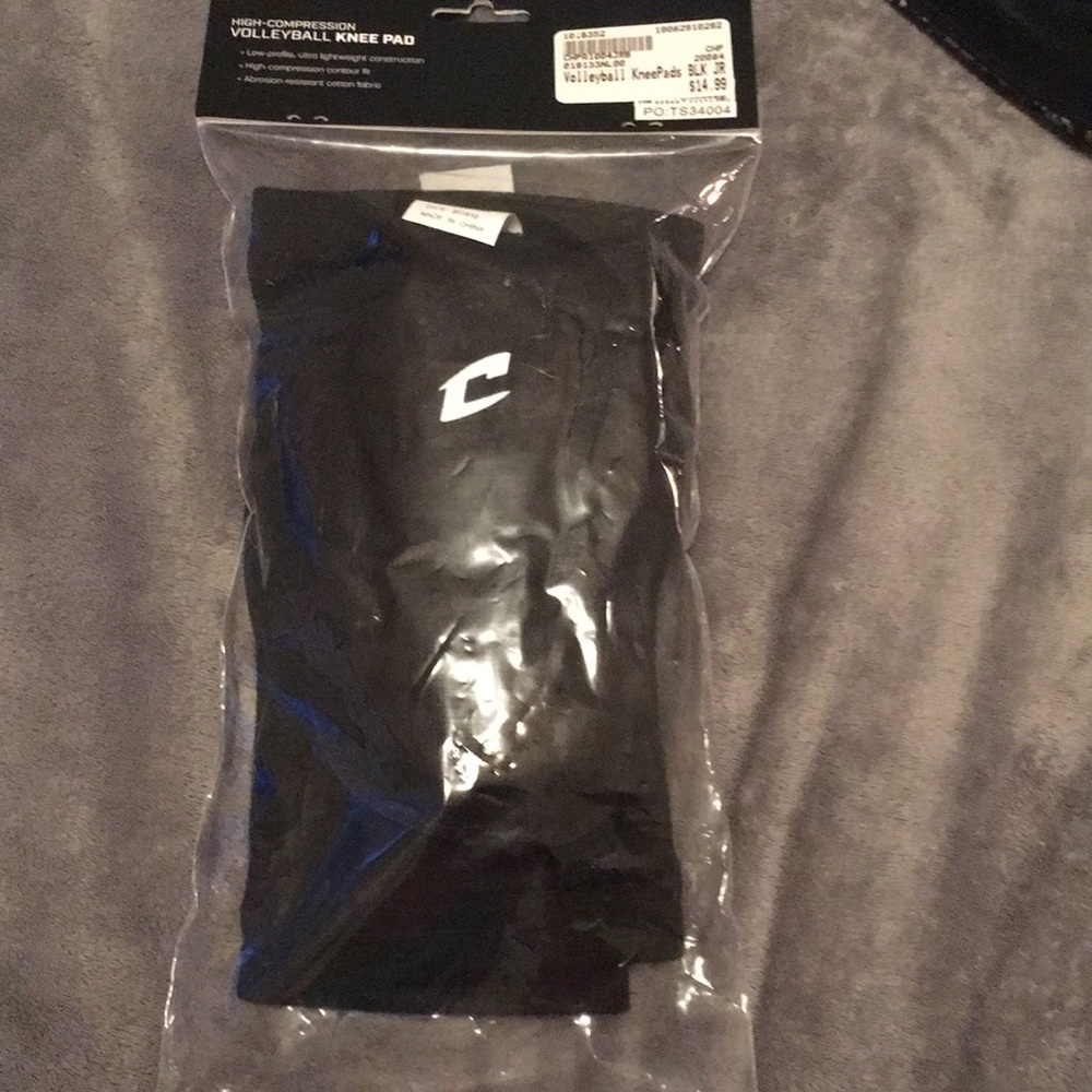 Black volleyball knee pads